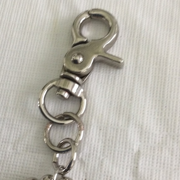 Woman’s Beaded Stretch Bracelet or key Chain color sliver has charm of a heart - Picture 5 of 5